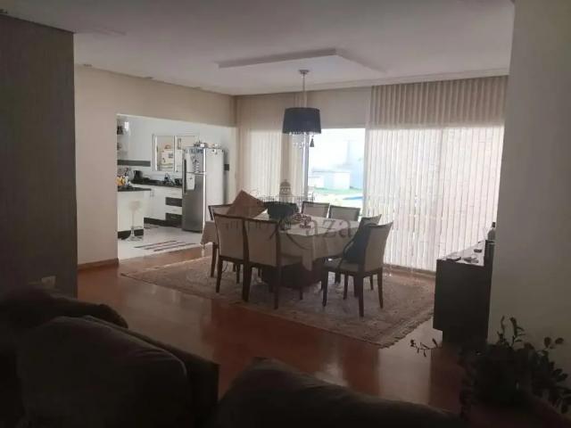 Casa venda em Jacareí