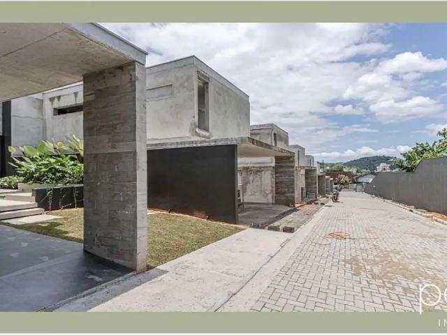 Casa venda em Região Geográfica Imediata de Joinville, Joinville