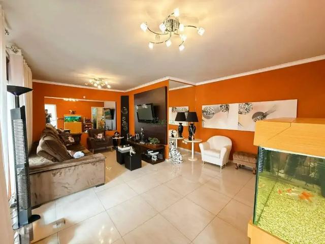 Casa venda em Região Geográfica Imediata de Londrina, Londrina