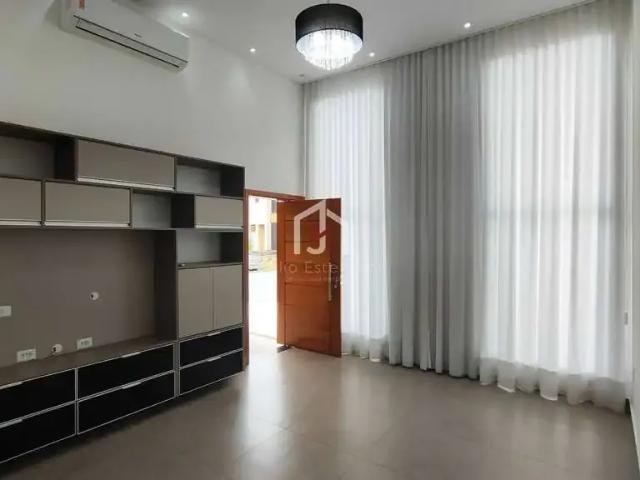 Casa venda em Região Imediata de Taubaté-Pindamonhangaba, Região Metropolitana do Vale do Paraíba e Litoral Norte