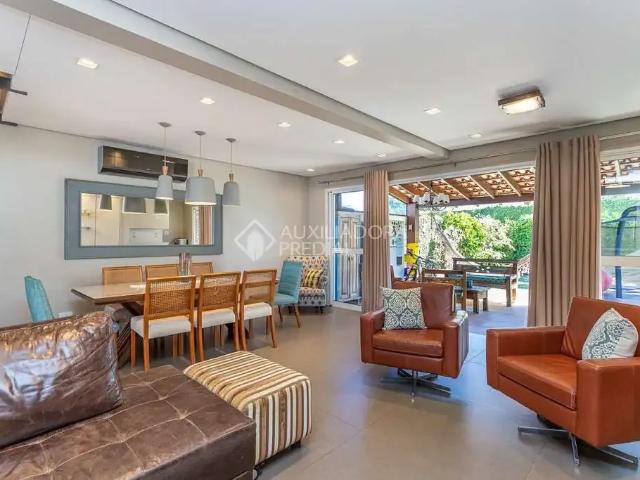 Casa venda em COOTEEPA - Cooperativa Habitacional dos Trabalhadores de Escolas Particulares de Porto Alegre, Porto Alegre
