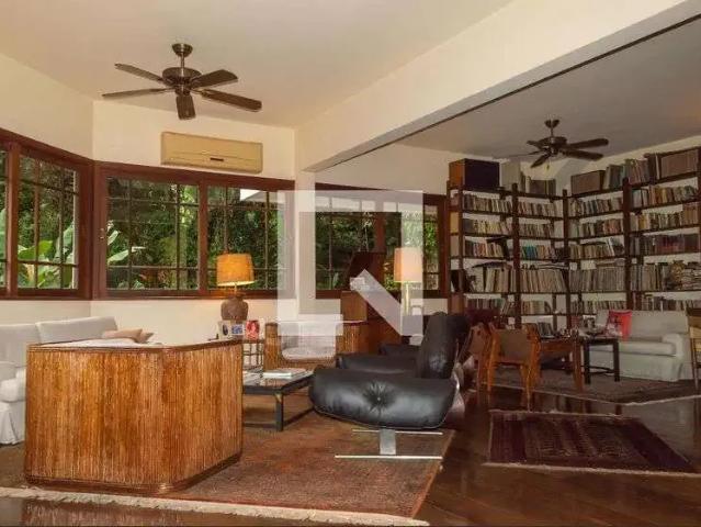 Casa venda em Região Geográfica Imediata do Rio de Janeiro, Região Metropolitana do Rio de Janeiro