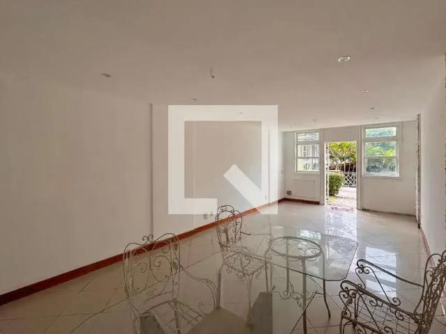 Casa venda em Região Geográfica Imediata do Rio de Janeiro, Região Metropolitana do Rio de Janeiro
