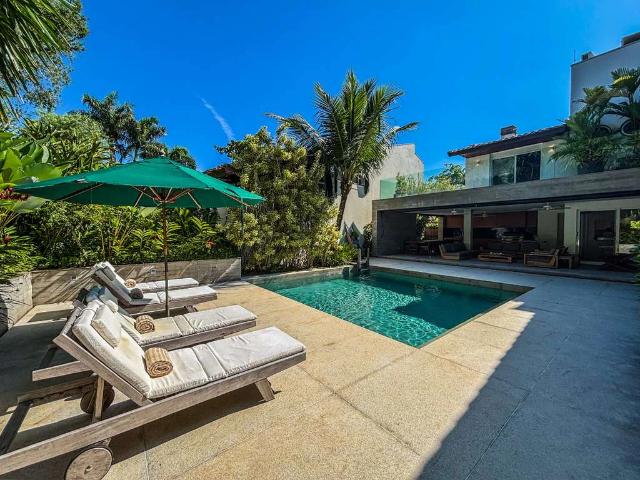 Casa venda em Baleia, São Sebastião