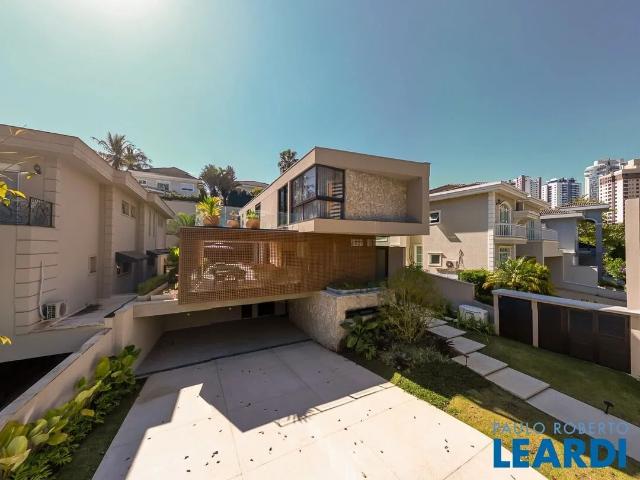 Casa venda em 18 do Forte Alphaville, Santana de Parnaíba