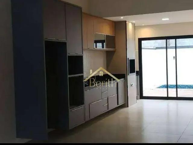 Casa venda em Região Imediata de Taubaté-Pindamonhangaba, Região Metropolitana do Vale do Paraíba e Litoral Norte