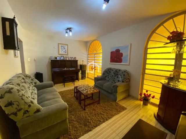Casa venda em Região Imediata de Taubaté-Pindamonhangaba, Região Metropolitana do Vale do Paraíba e Litoral Norte