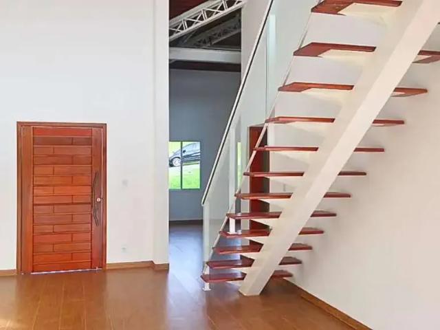 Casa venda em Região Imediata de Taubaté-Pindamonhangaba, Região Metropolitana do Vale do Paraíba e Litoral Norte