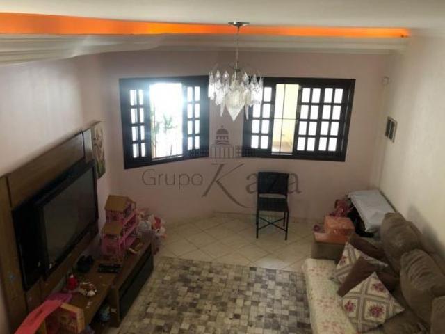 Casa venda em Região Imediata de São José dos Campos, Região Metropolitana do Vale do Paraíba e Litoral Norte