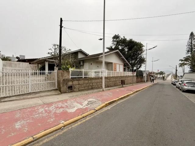 Casa aluguel em Região Geográfica Imediata de Itajaí, Piçarras
