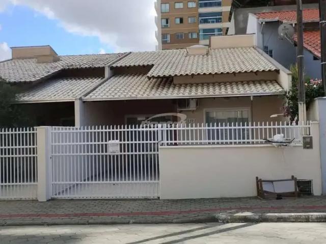 Casa aluguel em Região Geográfica Imediata de Itajaí, Piçarras
