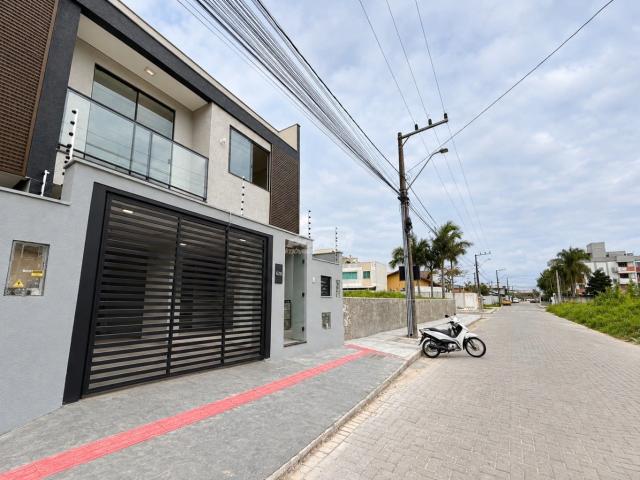 Casa aluguel em Região Geográfica Imediata de Itajaí, Piçarras