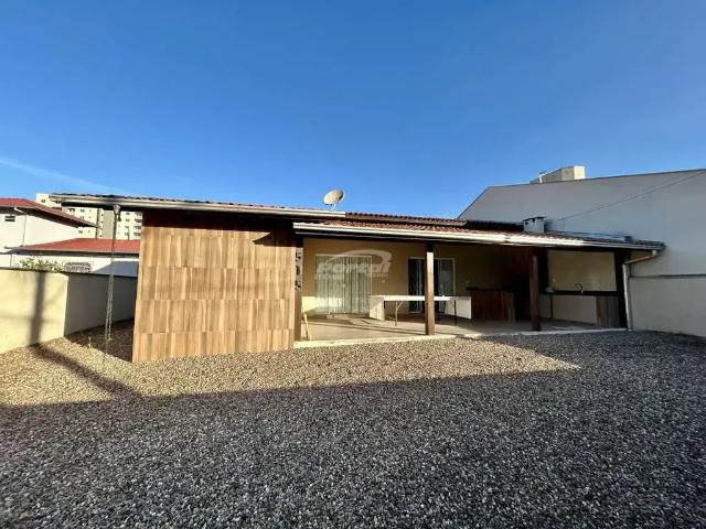 Casa aluguel em Região Geográfica Imediata de Itajaí, Piçarras