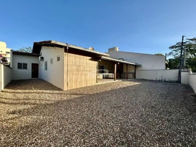 Casa aluguel em Região Geográfica Imediata de Itajaí, Piçarras