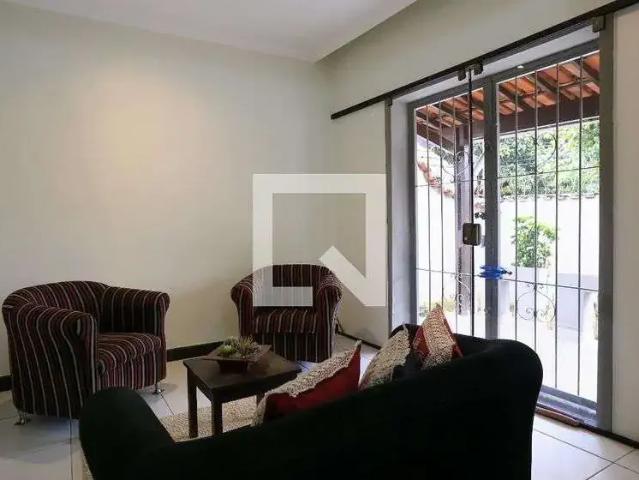 Casa aluguel em Região Geográfica Imediata de Belo Horizonte, Região Metropolitana de Belo Horizonte