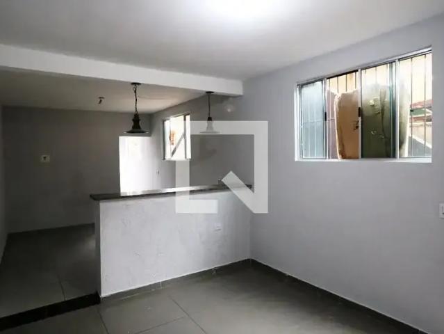 Casa aluguel em Regional Leste, Belo Horizonte