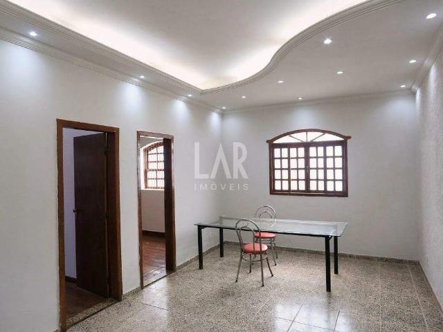 Casa aluguel em Regional Leste, Belo Horizonte