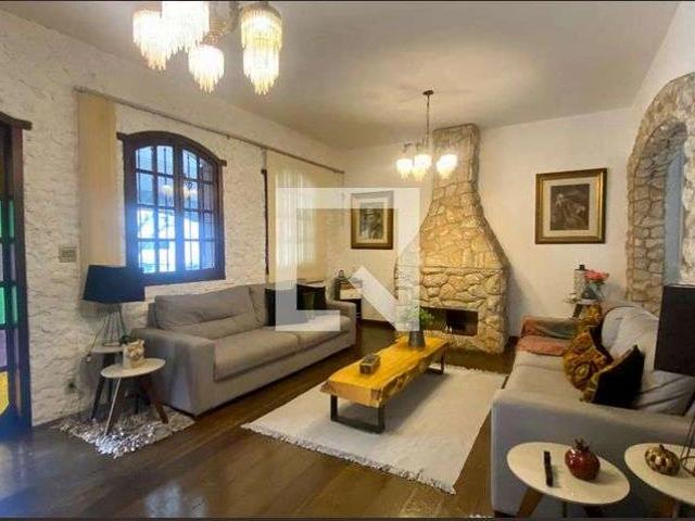 Casa aluguel em Regional Centro-Sul, Belo Horizonte