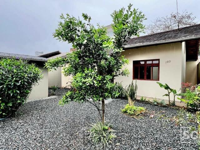 Casa aluguel em Região Geográfica Imediata de Blumenau, Blumenau