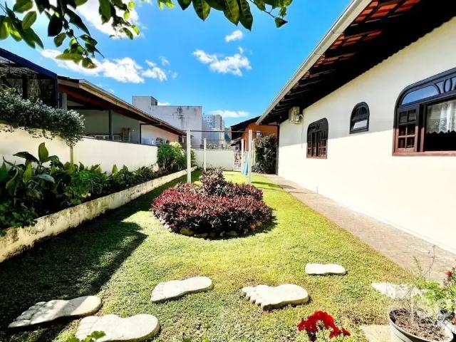 Casa aluguel em Região Geográfica Imediata de Blumenau, Blumenau