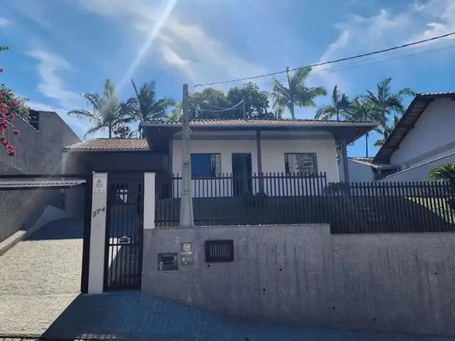 Casa aluguel em Região Geográfica Imediata de Blumenau, Blumenau