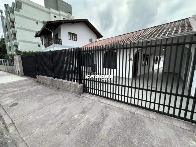 Casa aluguel em Região Geográfica Imediata de Blumenau, Blumenau