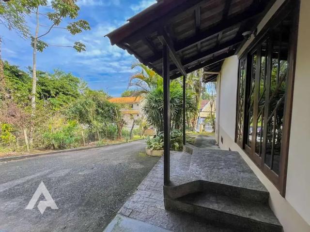 Casa aluguel em Região Geográfica Imediata de Blumenau, Blumenau