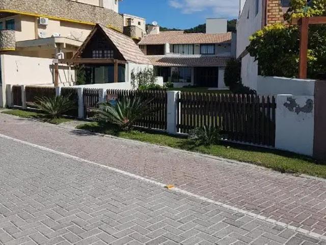 Casa aluguel em Região Geográfica Imediata de Itajaí, Bombinhas