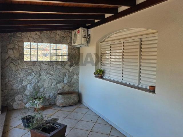 Casa aluguel em Cajuru