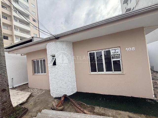 Casa aluguel em Camboriú, Região Geográfica Intermediária de Blumenau