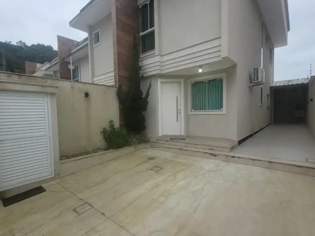 Casa aluguel em Região Geográfica Imediata de Itajaí, Camboriú