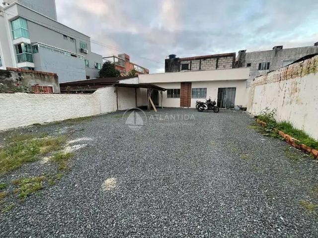 Casa aluguel em Região Geográfica Imediata de Itajaí, Camboriú