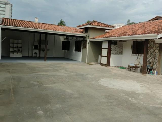 Casa aluguel em Caraguatatuba