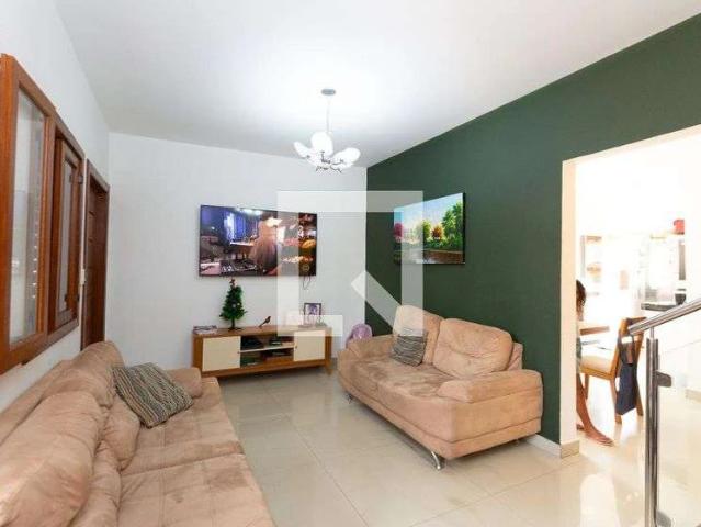 Casa aluguel em Centro, Contagem