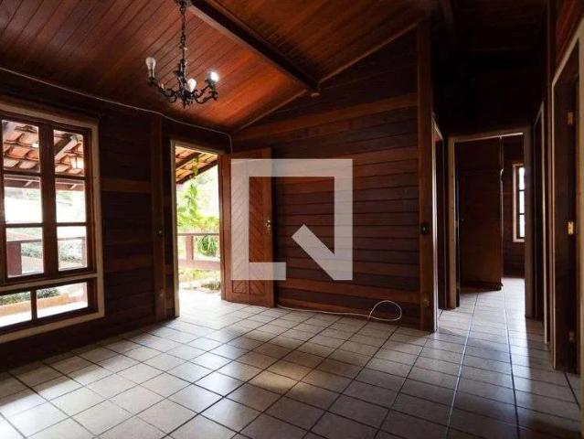 Casa aluguel em Jardim Lambreta, Cotia