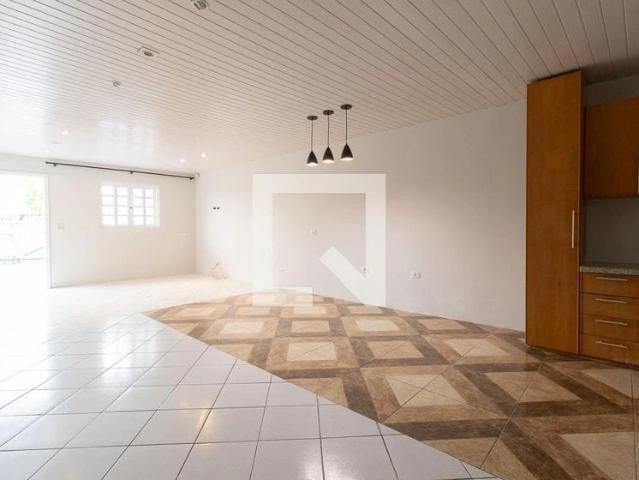 Casa aluguel em Xaxim, Curitiba