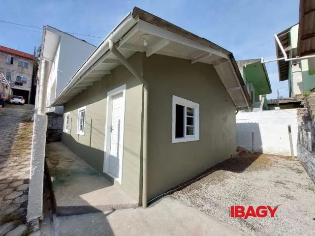 Casa aluguel em Região Geográfica Imediata de Florianópolis, Desterro