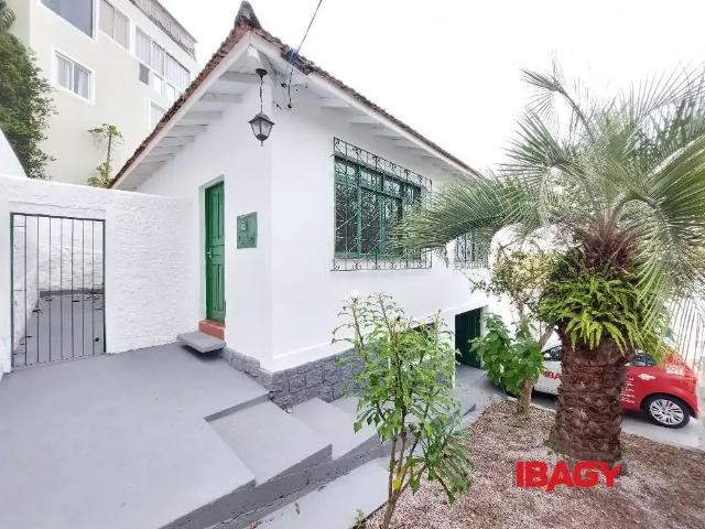 Casa aluguel em Região Geográfica Imediata de Florianópolis, Desterro