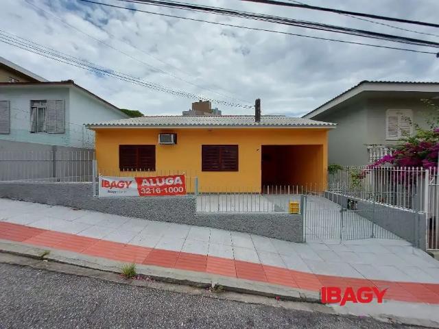 Casa aluguel em Região Geográfica Imediata de Florianópolis, Desterro