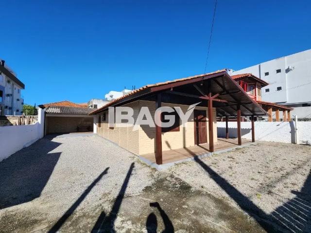 Casa aluguel em Região Geográfica Imediata de Florianópolis, Desterro