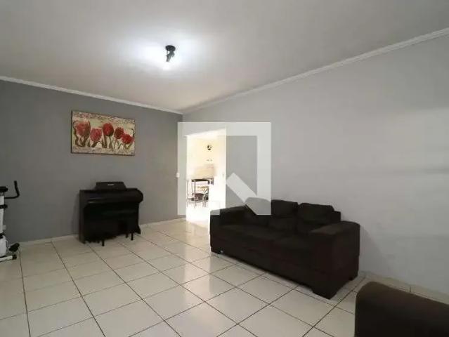 Casa aluguel em Região Imediata de São José dos Campos, Região Metropolitana do Vale do Paraíba e Litoral Norte