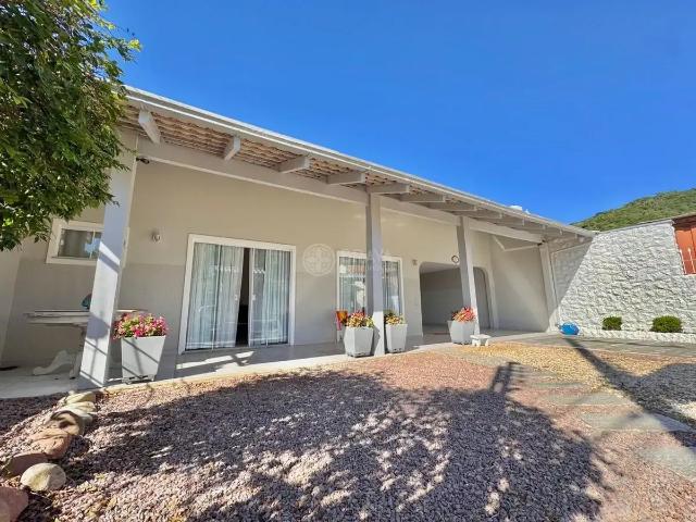 Casa aluguel em Região Geográfica Imediata de Itajaí, Itajaí