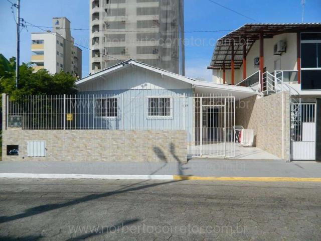 Casa aluguel em Meia Praia, Itapema