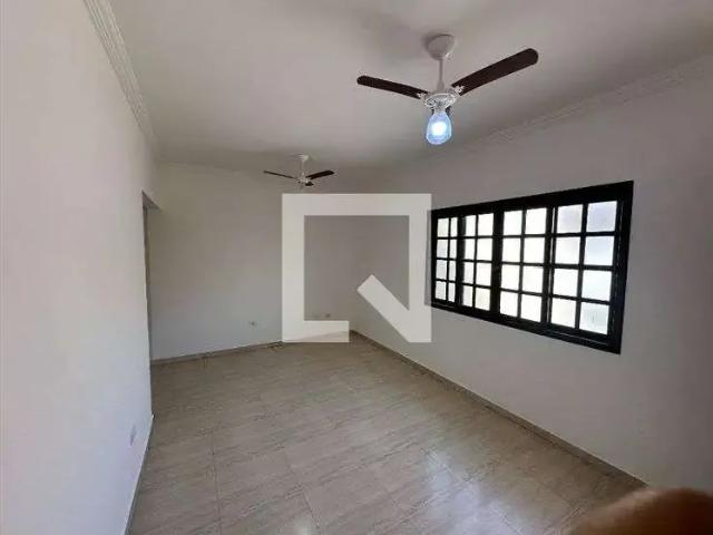 Casa aluguel em Região Imediata de São José dos Campos, Região Metropolitana do Vale do Paraíba e Litoral Norte