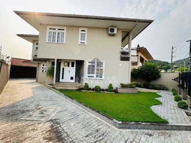 Casa aluguel em Região Geográfica Imediata de Joinville, Jaraguá do Sul