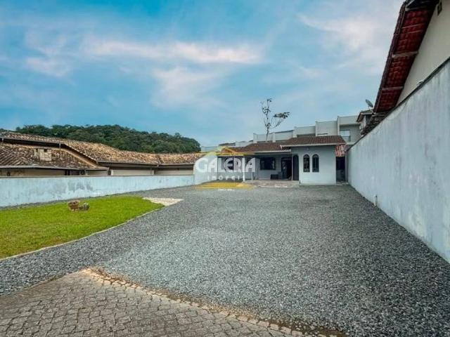 Casa aluguel em Joinville, Região Geográfica Intermediária de Joinville