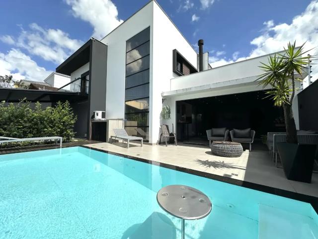 Casa aluguel em Região Geográfica Imediata de Joinville, Joinville