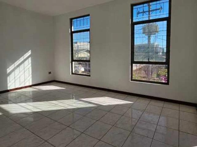 Casa aluguel em Região Geográfica Imediata de Londrina, Londrina