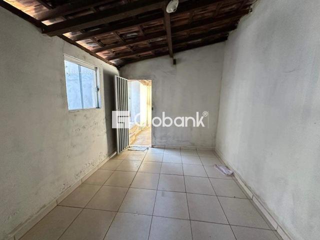 Casa aluguel em Montes Claros, Região Geográfica Intermediária de Montes Claros
