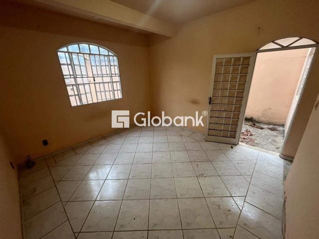 Casa aluguel em Montes Claros, Região Geográfica Intermediária de Montes Claros